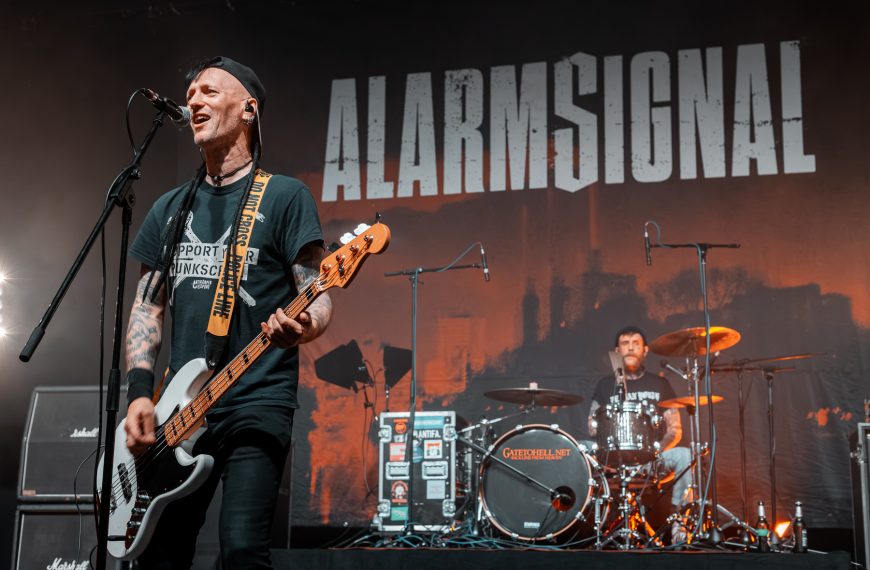 ALARMSIGNAL / 20.12.2025 / PUNK IM POTT